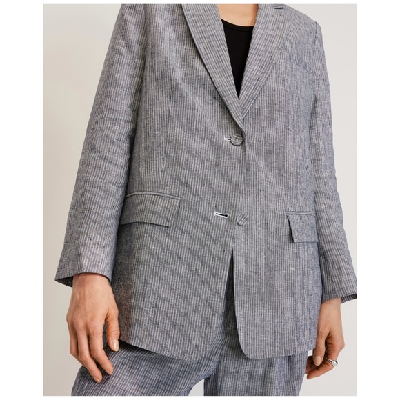 EVERLANE
The Linen Oversized Blazer - Picture 2 of 14